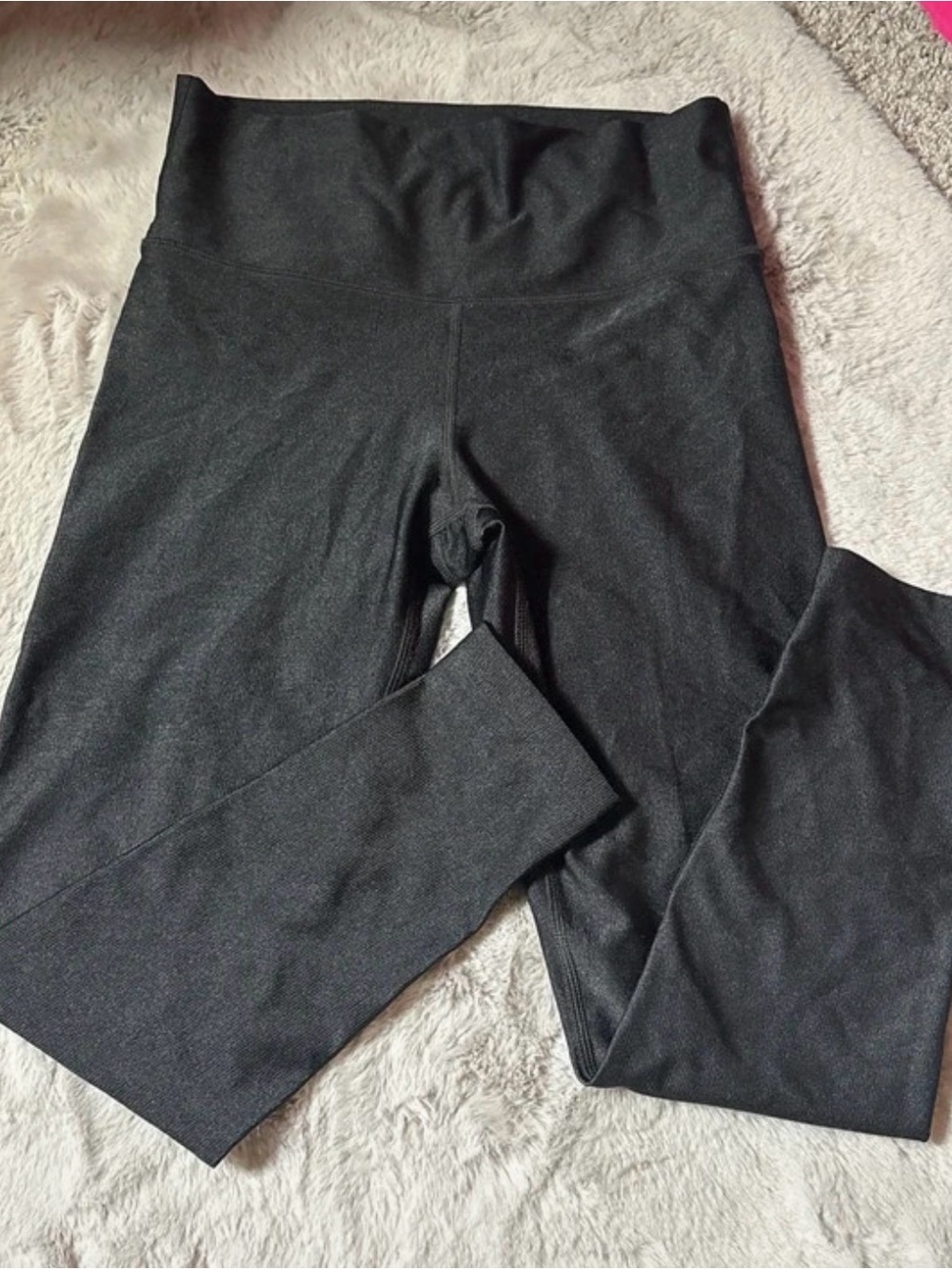 OFFLINE by Aerie high-waisted black leggings. Size M
